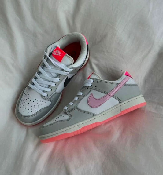 Nike dunk low grey & pink